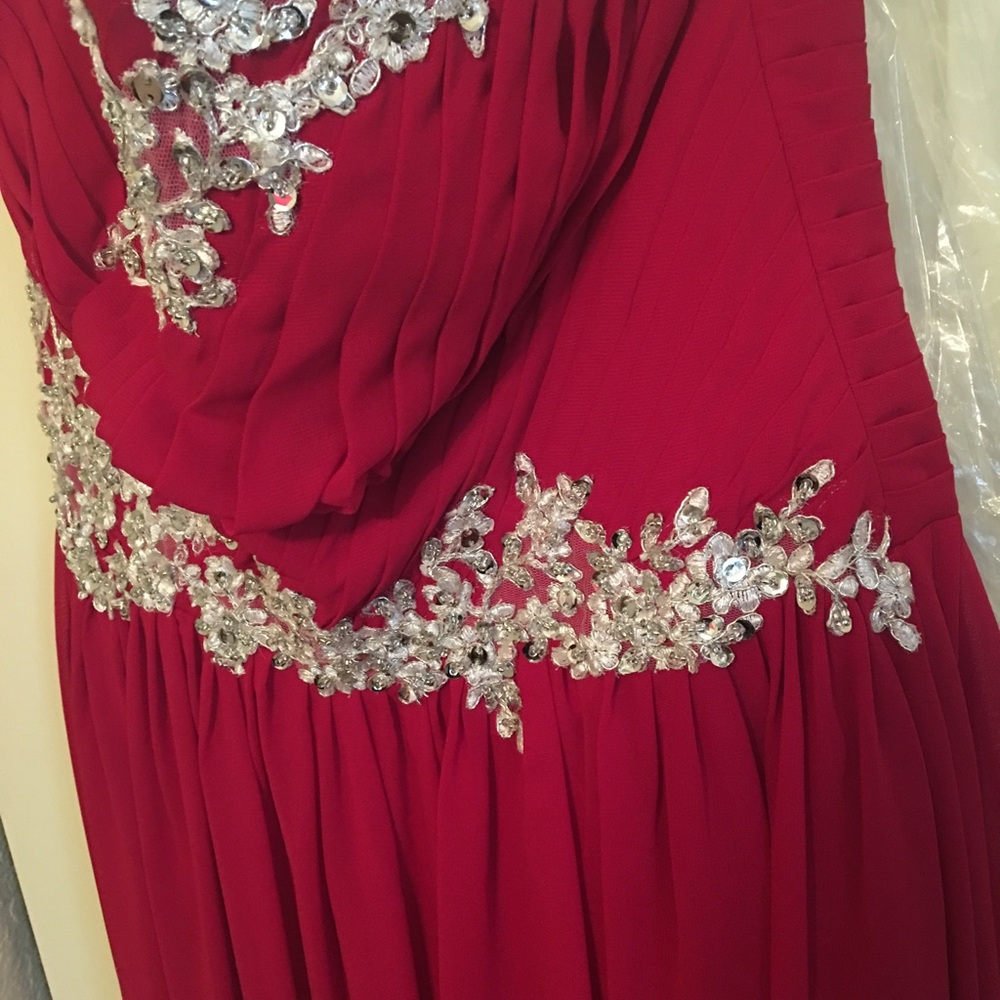 Prom dress - Picture 2 of 5